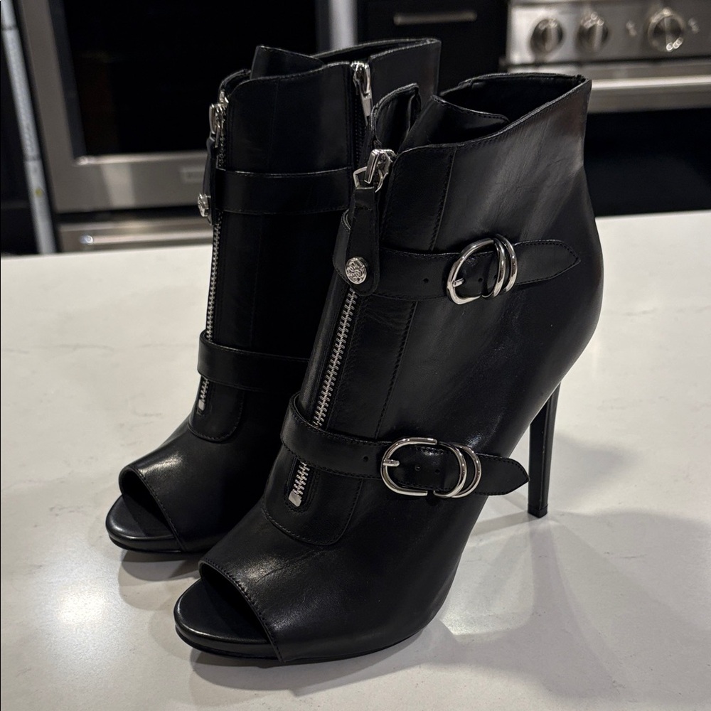 New Without Tag Guess Black Peep-Toe Heeled Boots 91/2